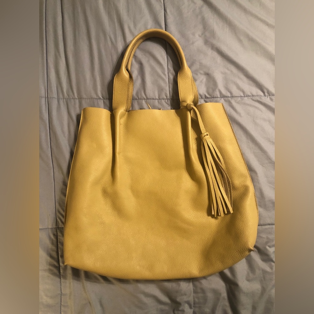 Oliveve Maggie pebbled leather tote